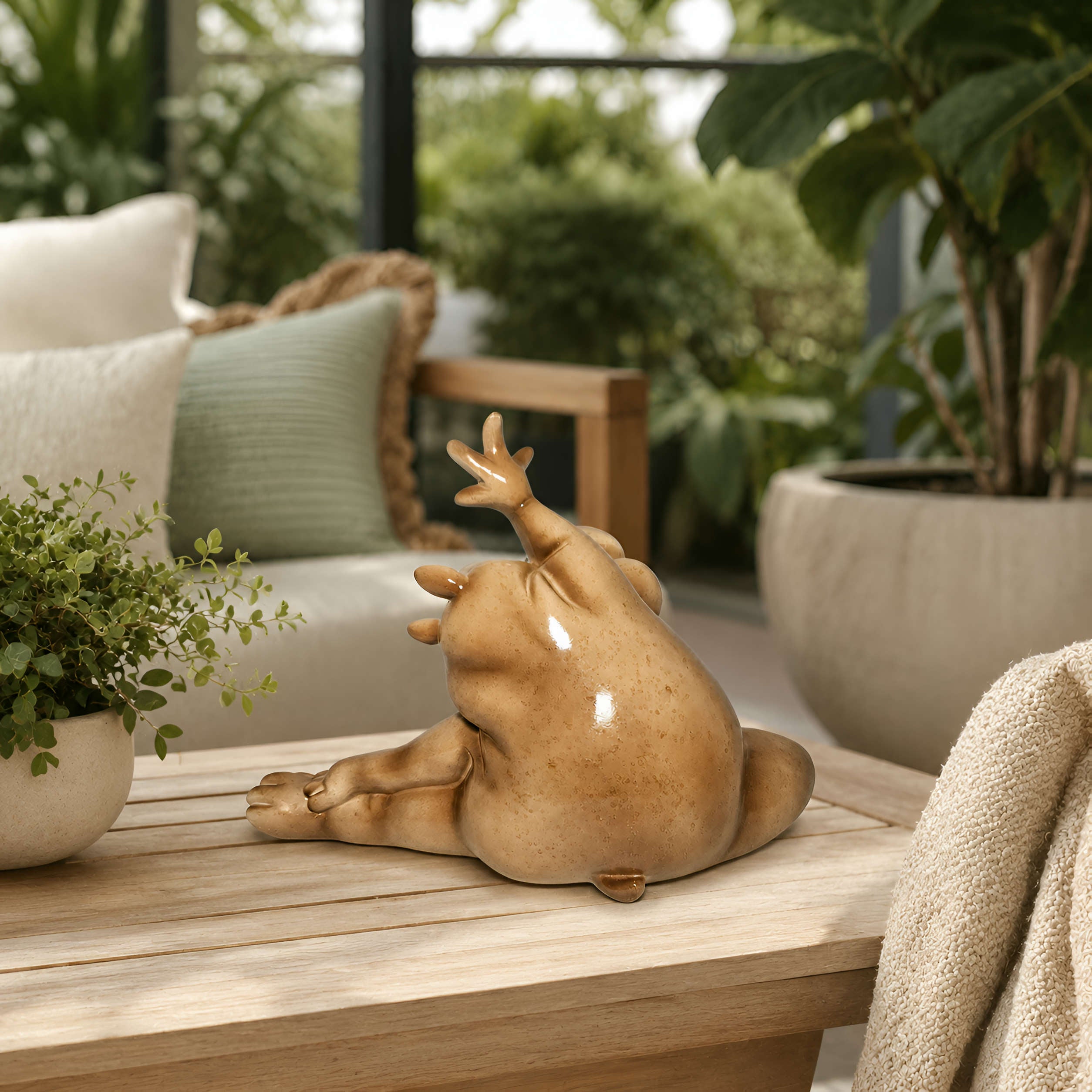 Yoga Nilpferd Figur glänzend sitzend & Stretch für innen und außen