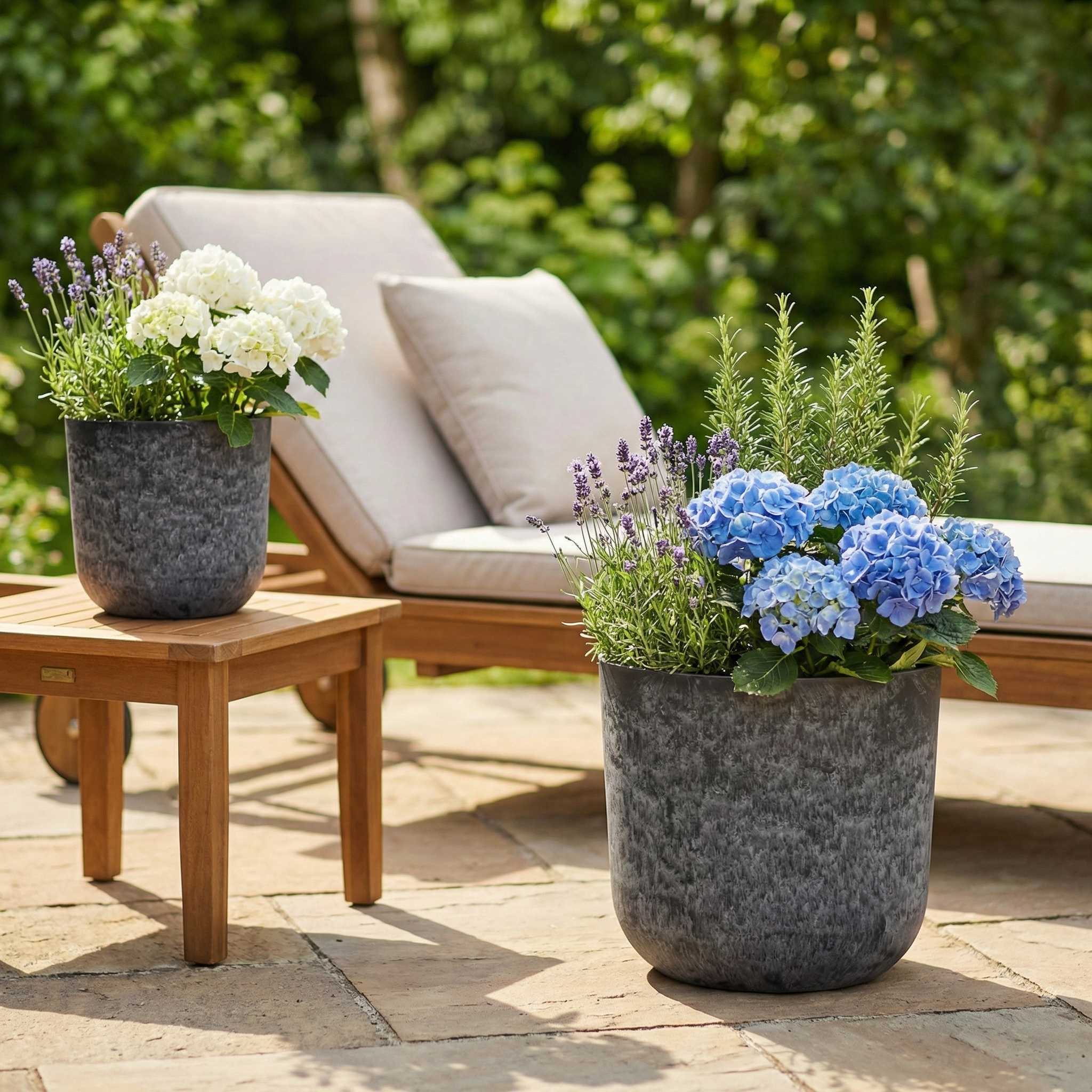 Pflanztopf Set „Egg“ Serie Stone – Blumentöpfe rund aus recyceltem Kunststoff Anthrazit oder Sand