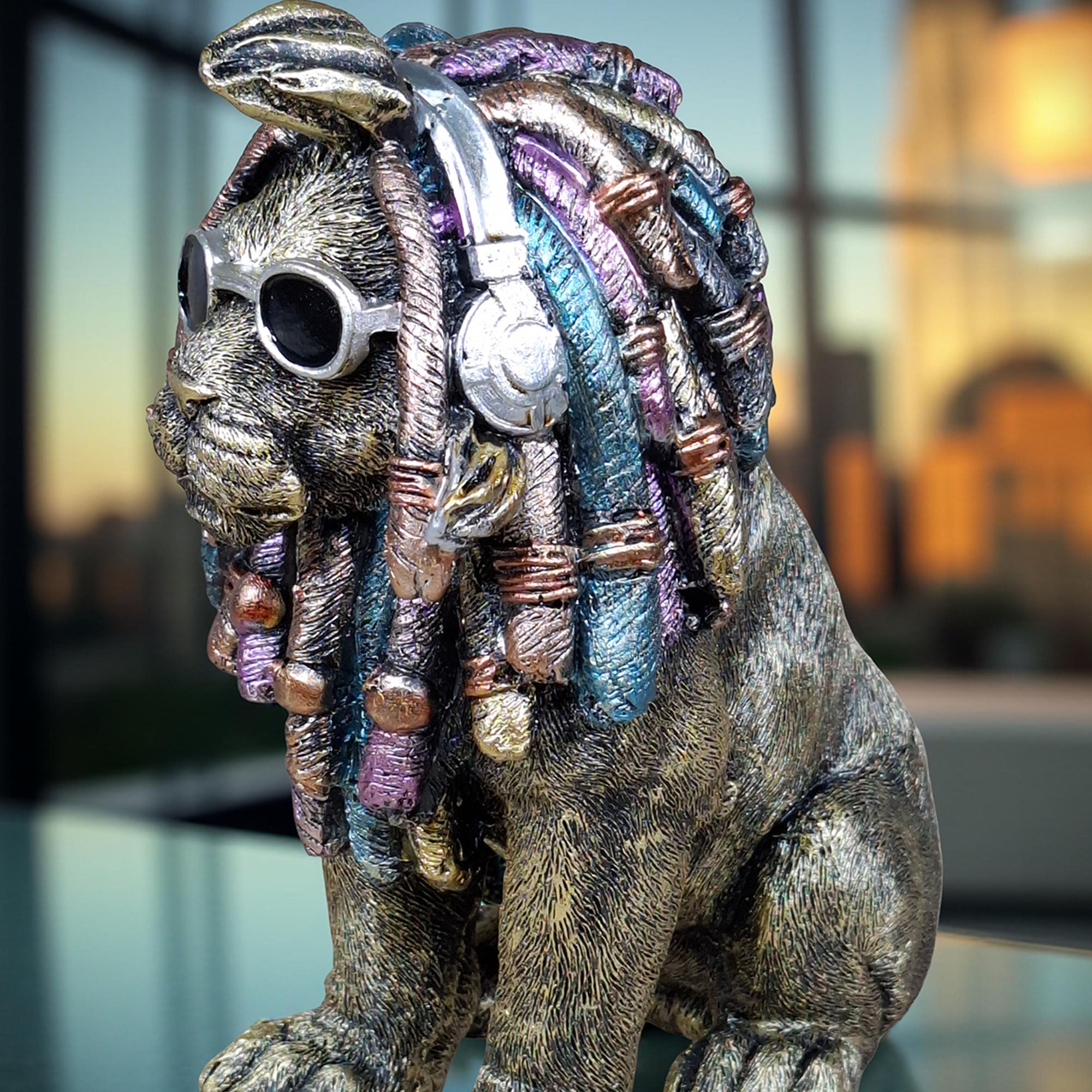 Deko Hund „Rasta Bob“ – handbemalte Hundefigur aus Polyresin, 2 Größen & Farben
