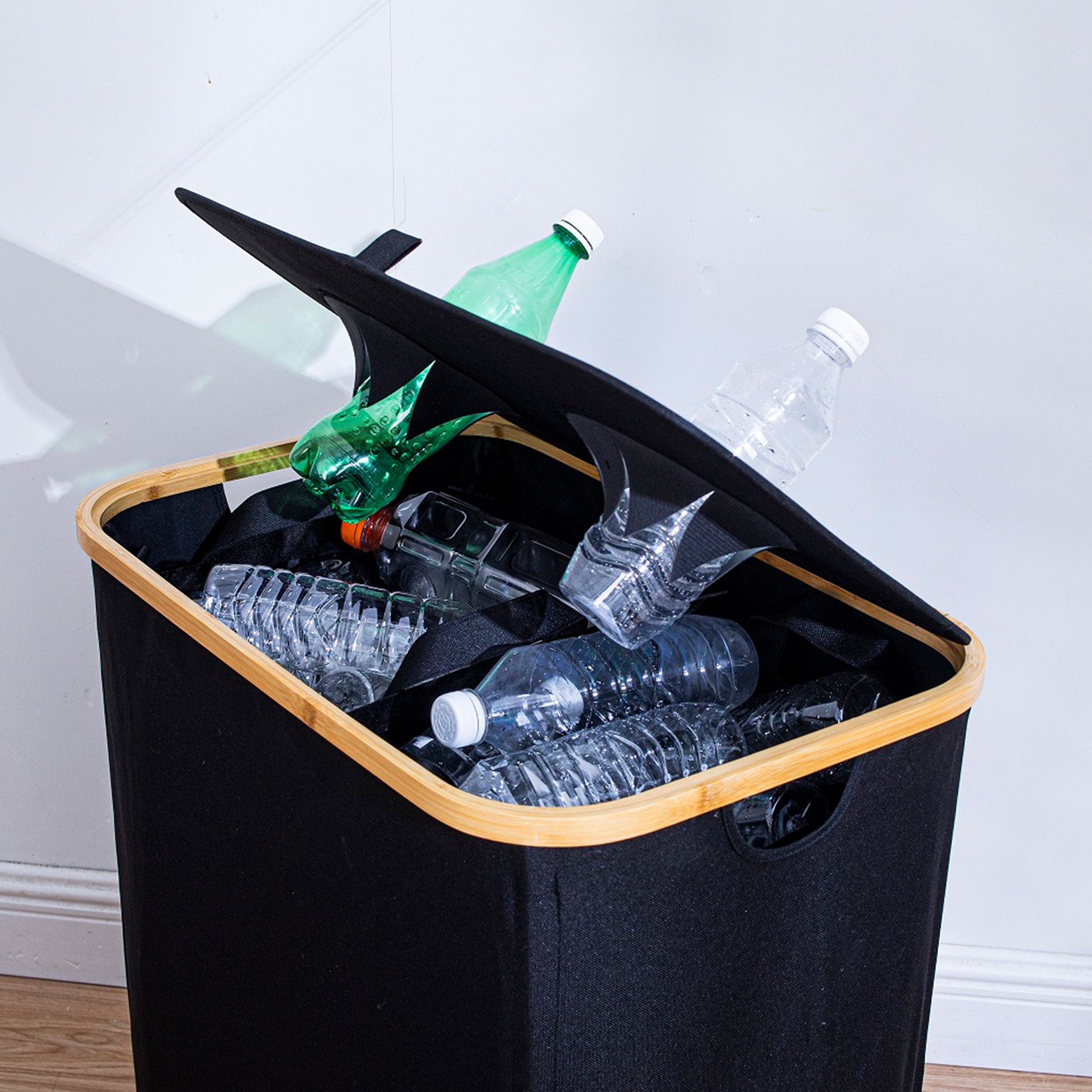 Pfandflaschensammler aus Bambus und Polyester – moderner Leergutsammler, waschbare Innentaschen, wahlweise 100 L oder 2×80 L