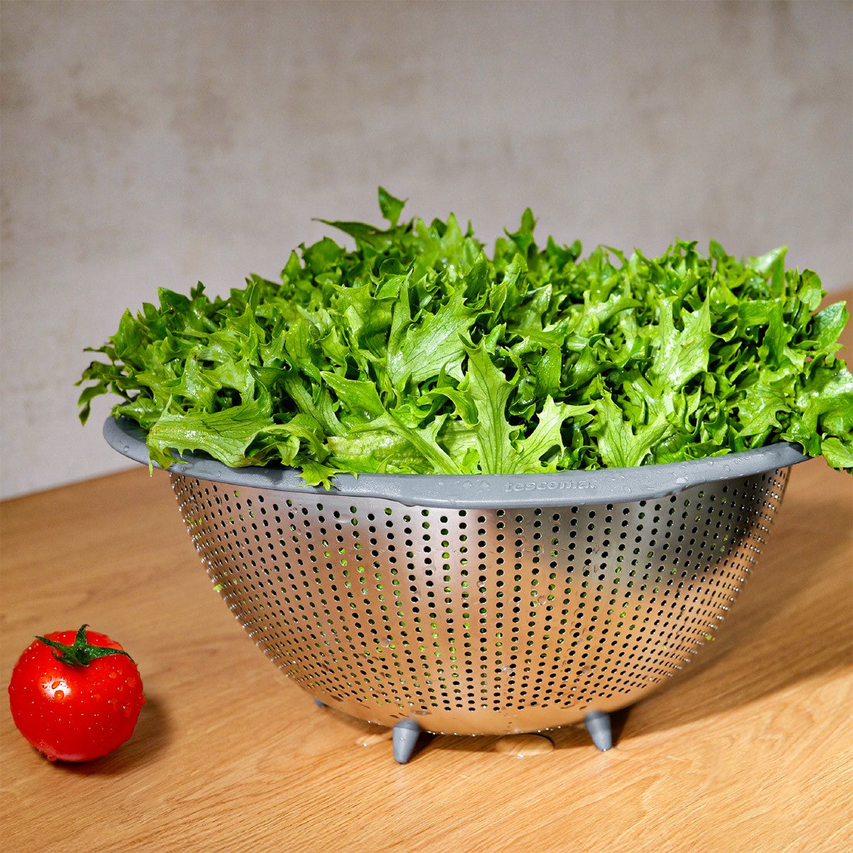 Tescoma Seiher mit breitem Rand GrandCHEF 26 cm – großer Edelstahl-Seiher