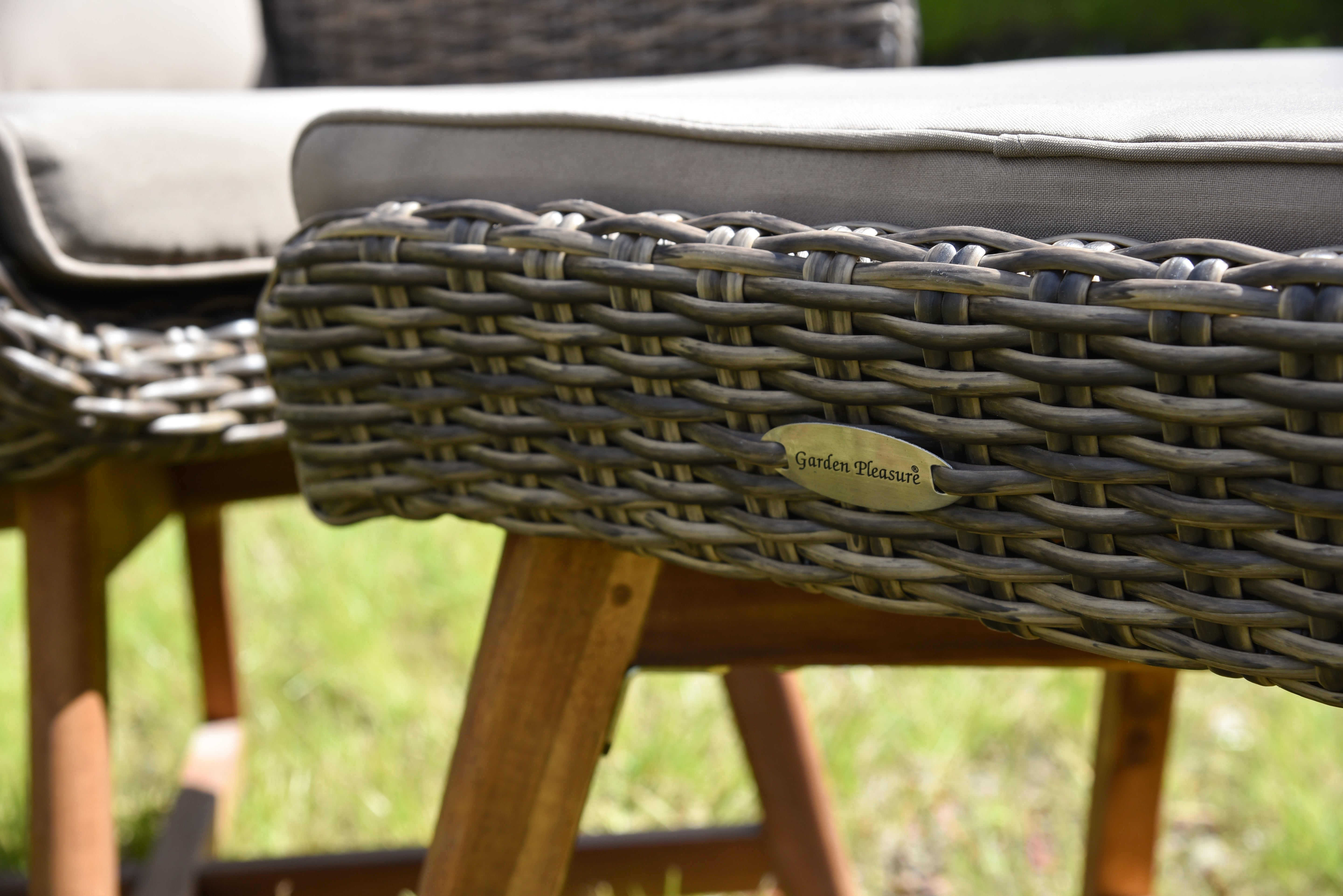 Loungeset CALVIA 3-teilig Sessel Hocker Tisch Polyrattan Akazie coffee Garden Pleasure