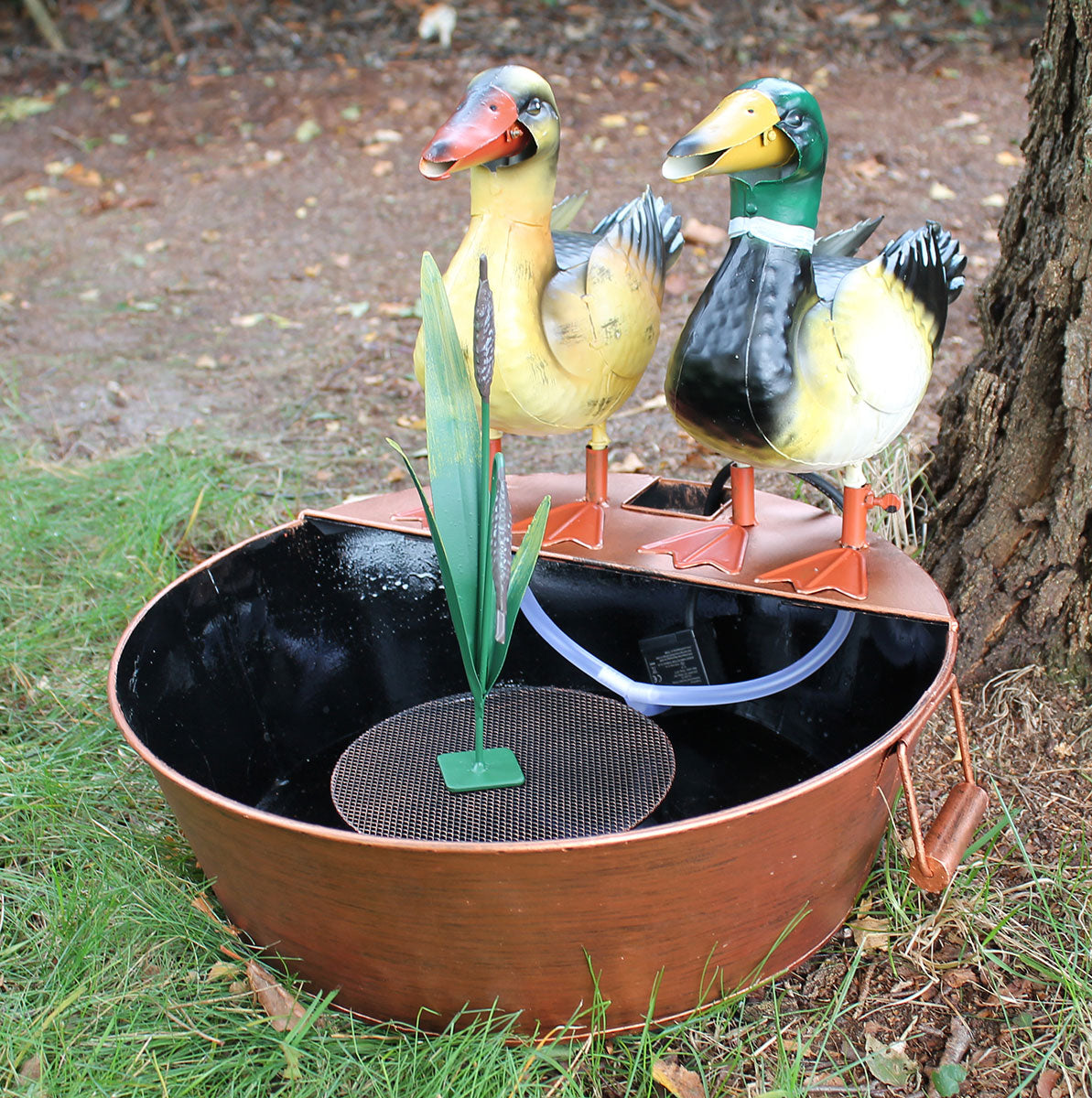 Gartenbrunnen Metall Deko Brunnen Garten Wasserspeier Figuren Enten Zimmerbrunnen Innenbrunnen