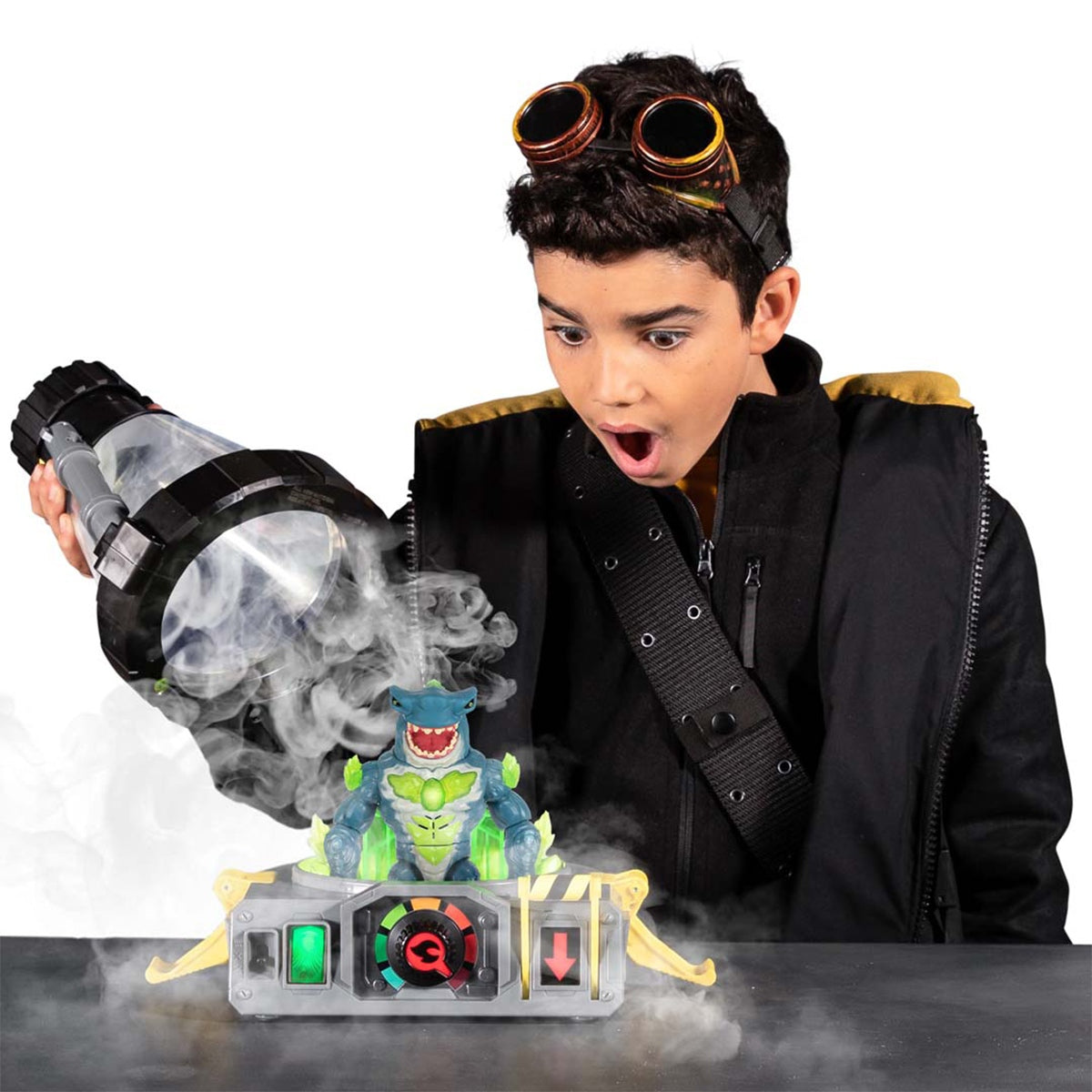 Beast Lab 11105 Hai-Labor-Spielset Actionfiguren mit Sound- und Lichteffekten und echtem Labor-Nebel ab 5 Jahre