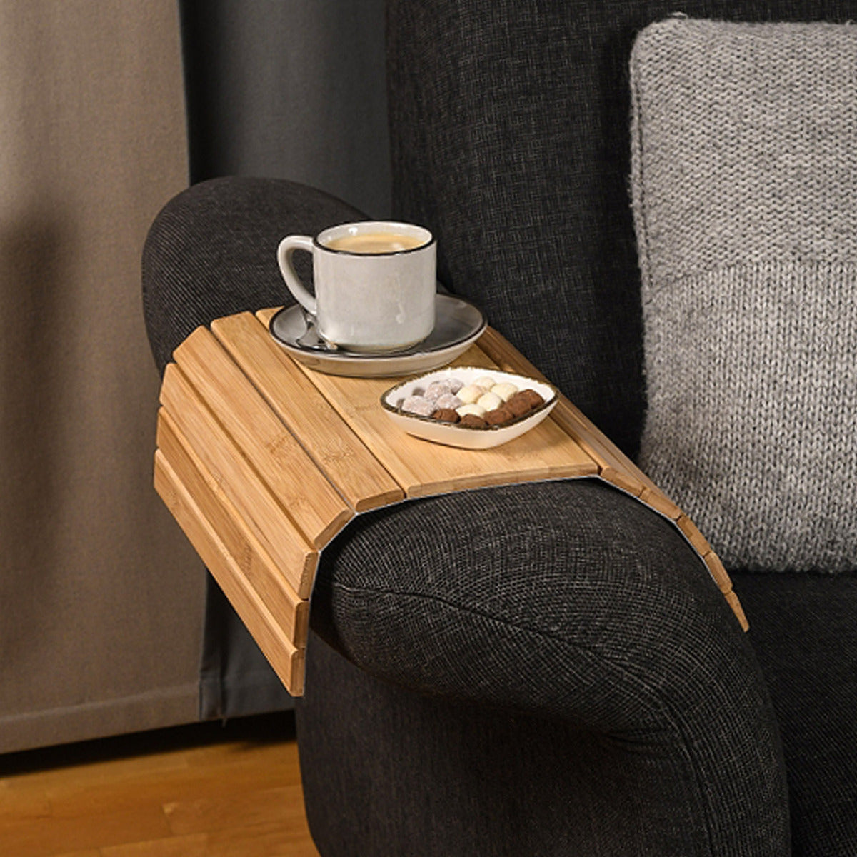 Flexibles Sofatablett aus Bambus 42 x 34 cm Sofa-Ablage für Getränke Smartphone und Snacks