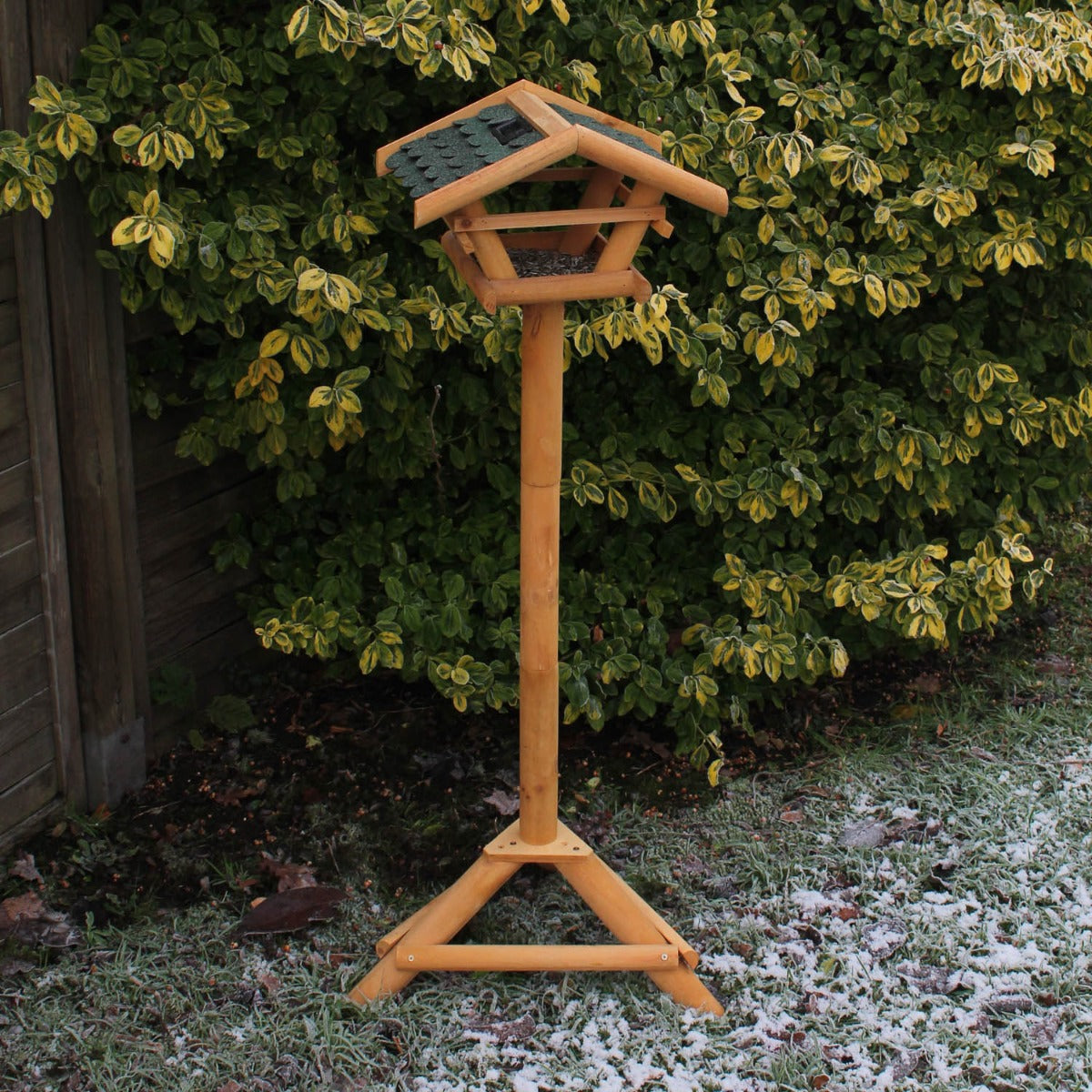 Vogelfutterhaus mit Ständer und LED Solar Beleuchtung Vogelhaus TIROL Futterstelle massiv mit Ständer