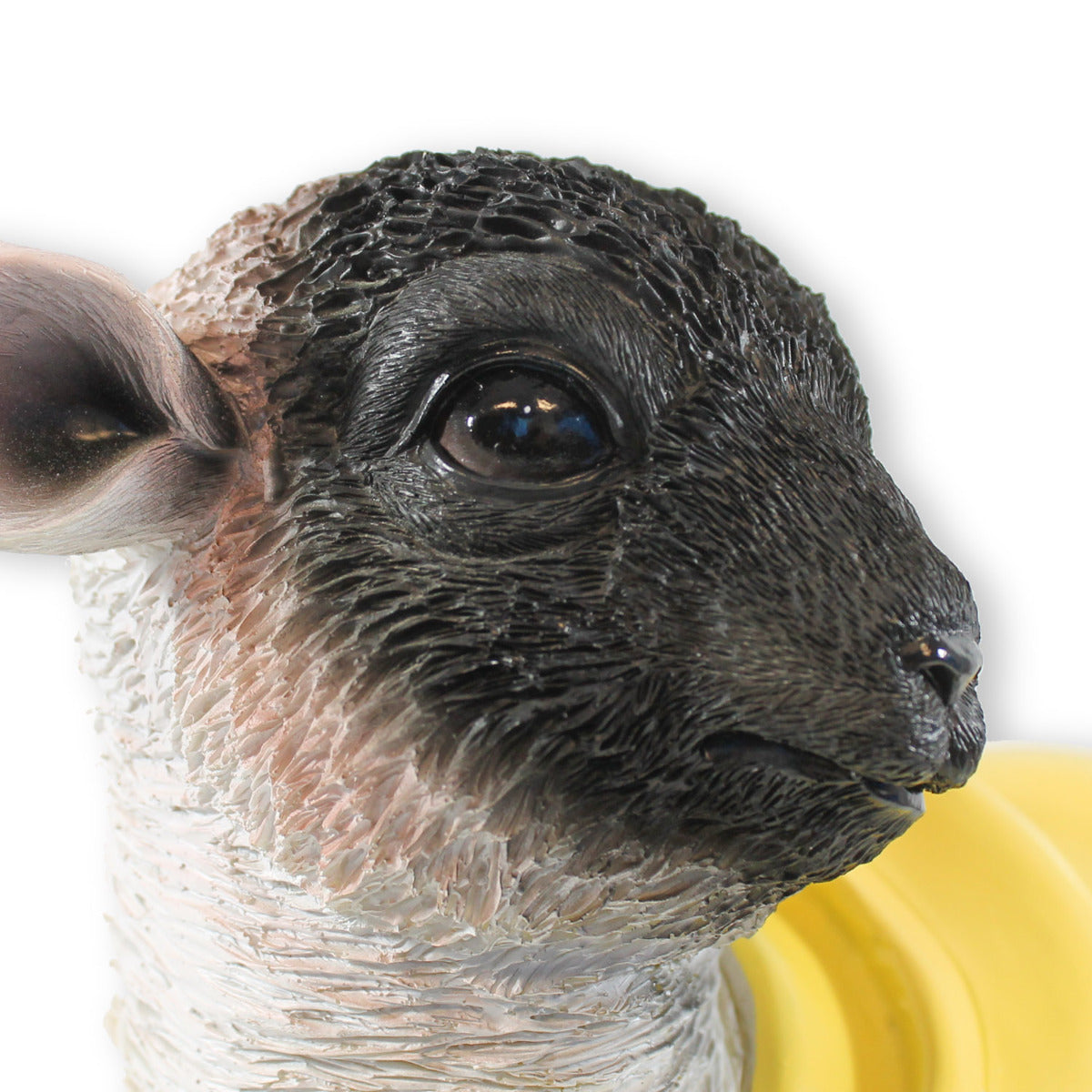 Gartenfigur Schaf mit Gummistiefeln rosa und Regenmantel Lamm Figur Garten Dekofigur Lamm