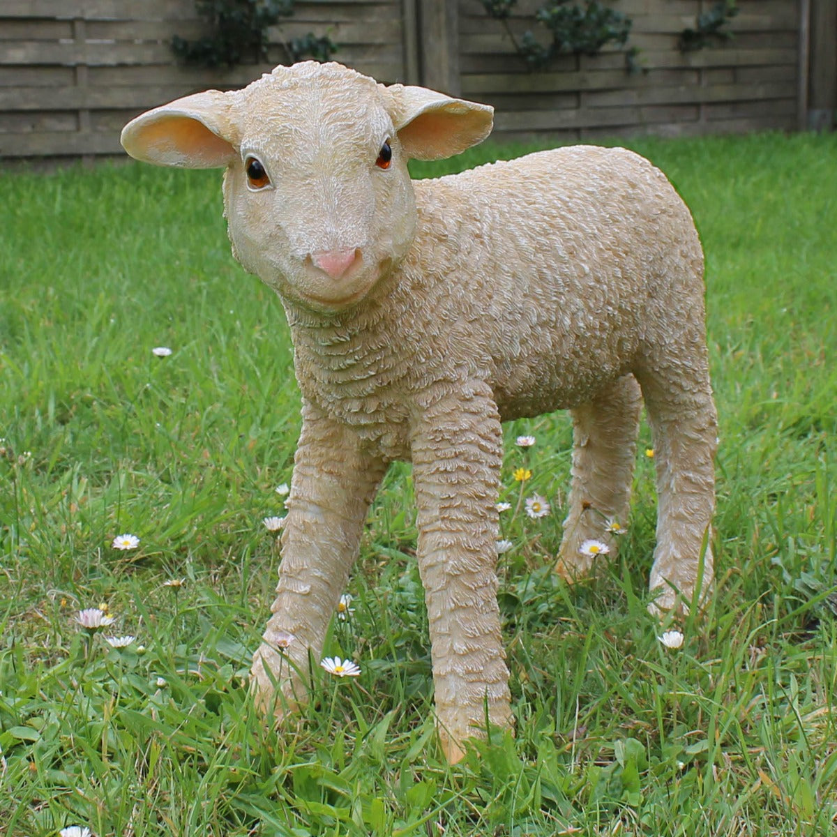 Gartenfigur Schaf Figur Maggie Schaf stehend Lamm Figur für den Garten