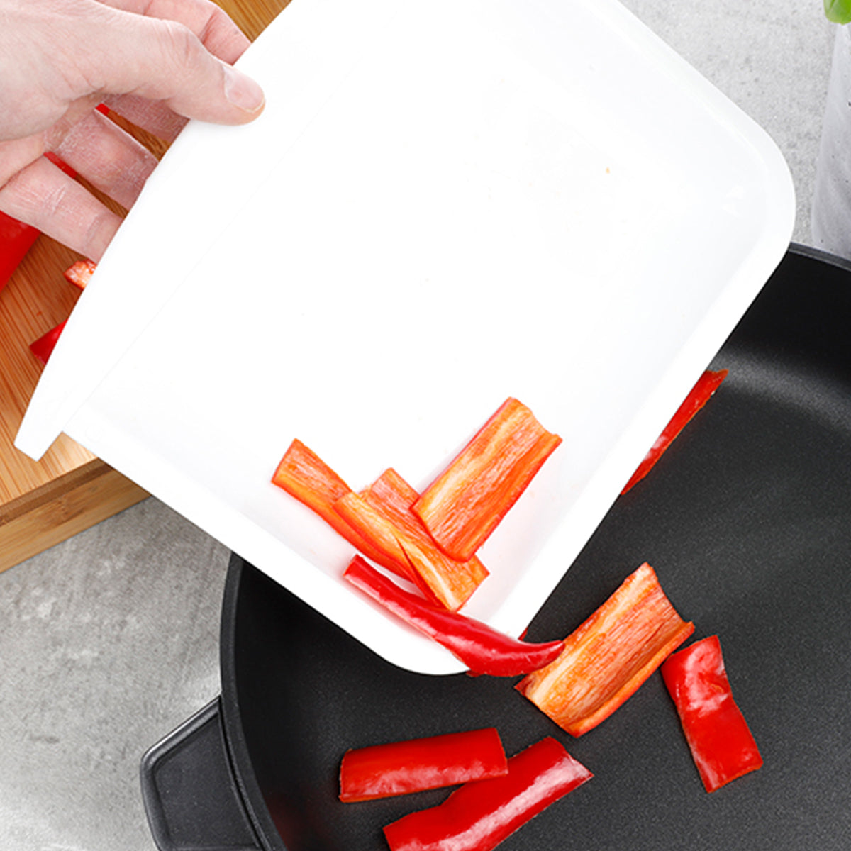 Schneidebrett aus Bambus mit 2 herausnehmbaren Kunststoffschalen Schneidbrett