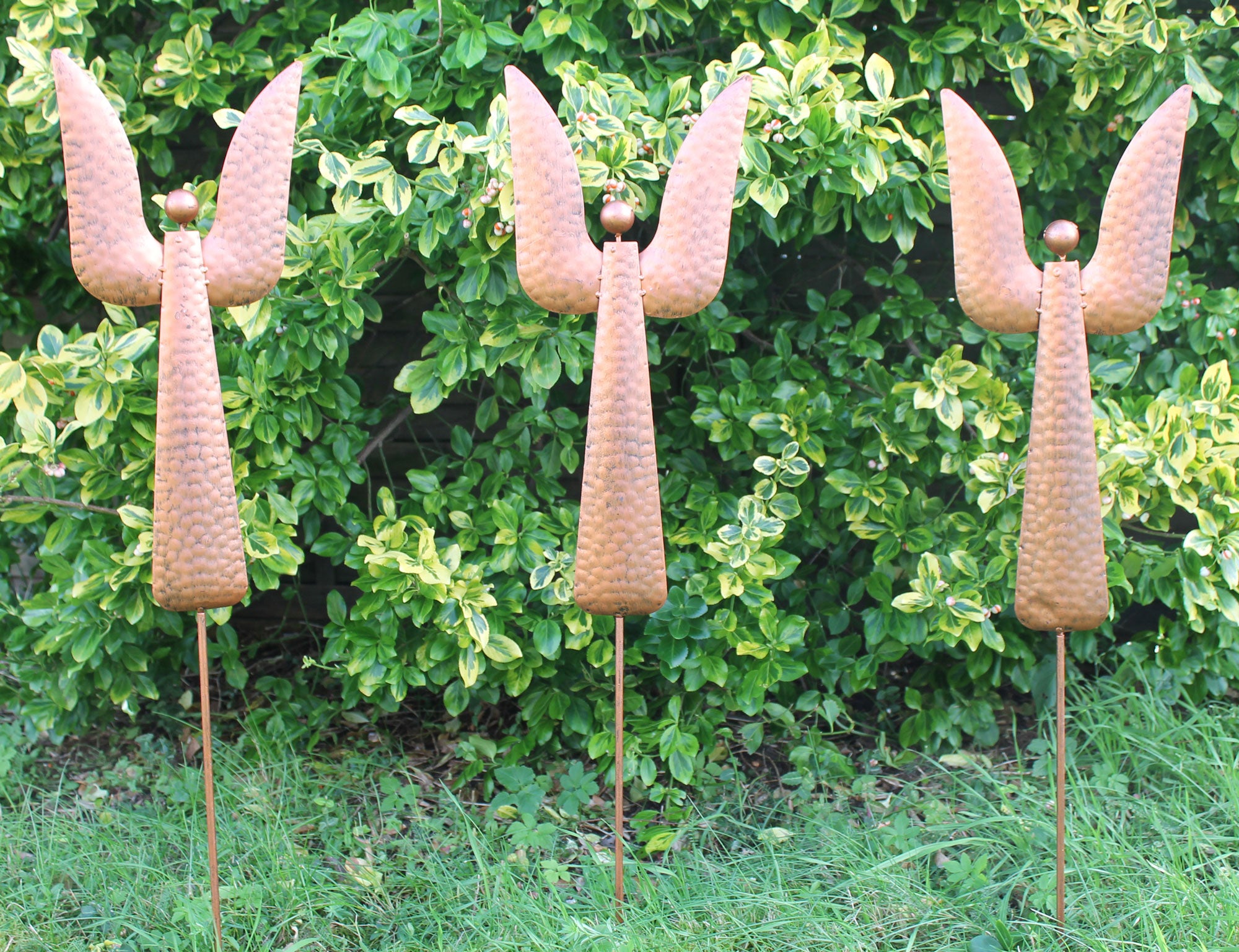 Gartenstecker 3er Set Weihnachtsengel Engel aus Metall Höhe 64 cm Farbe Kupfer Beetstecker Metallfigur Dekofigur