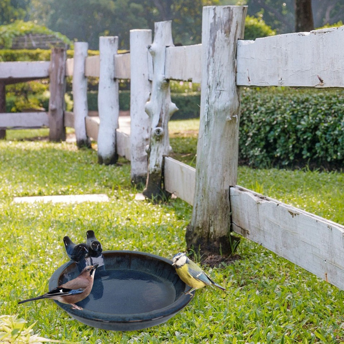 glasierte Vogeltränke für den Garten "Noble" mit 2 Deko-Vögel, 30 cm antik-blau Keramik Vogeltränke rund Vogelbad Garten