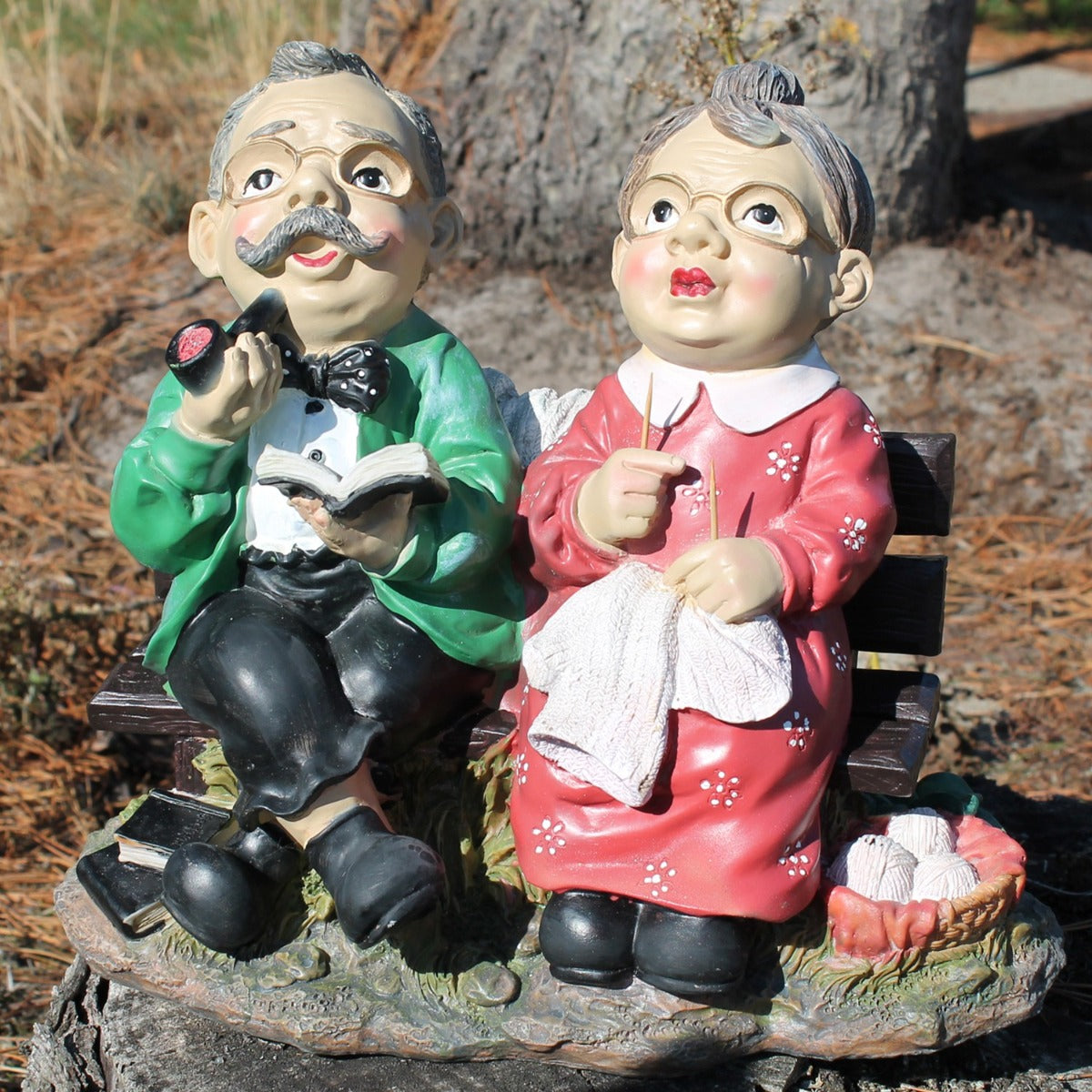 Gartenfigur Opa und Oma auf der Gartenbank Dekofigur Gartendekoration