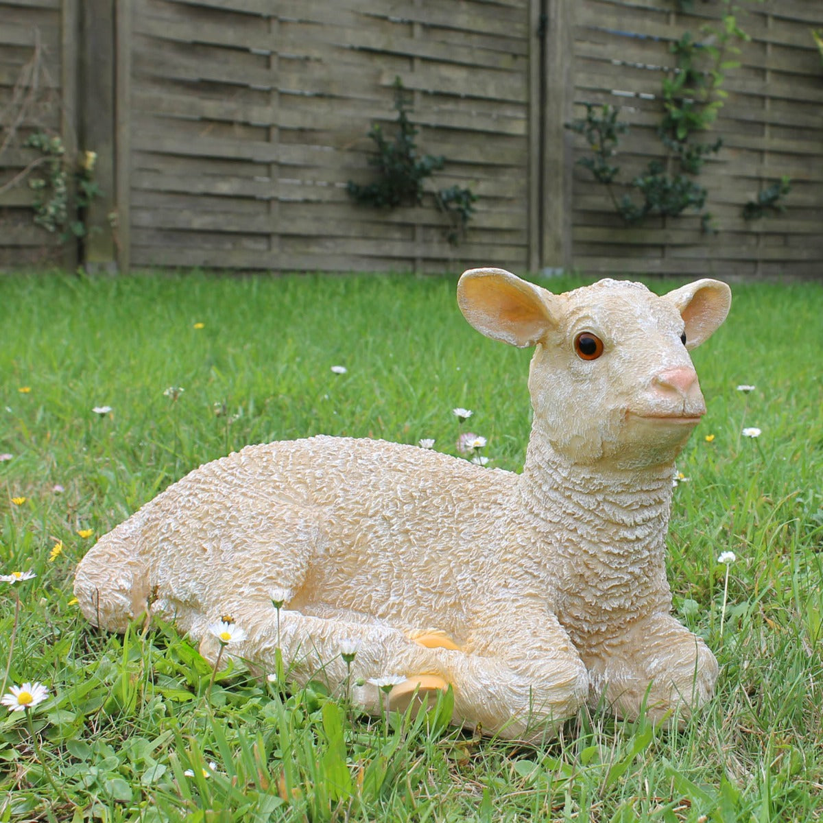 Gartenfigur Schaf Figur Nancy Schaf liegend Lamm Figur für den Garten