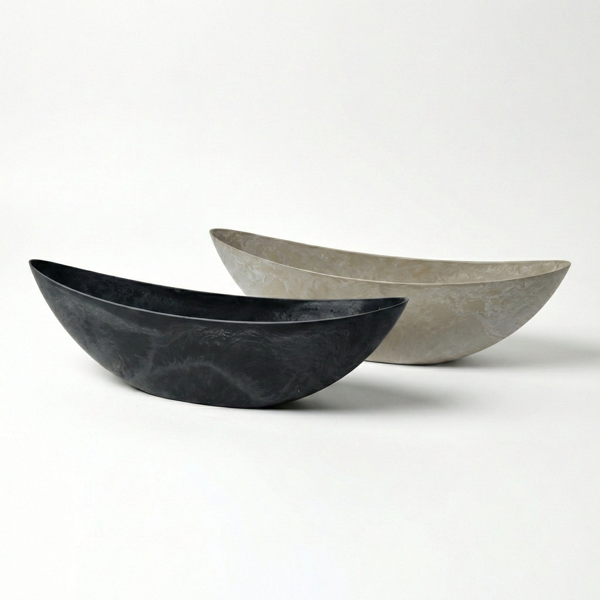 Pflanzschale „Boat“ aus recyceltem Kunststoff – Blumentopf länglich in Anthrazit oder Sand