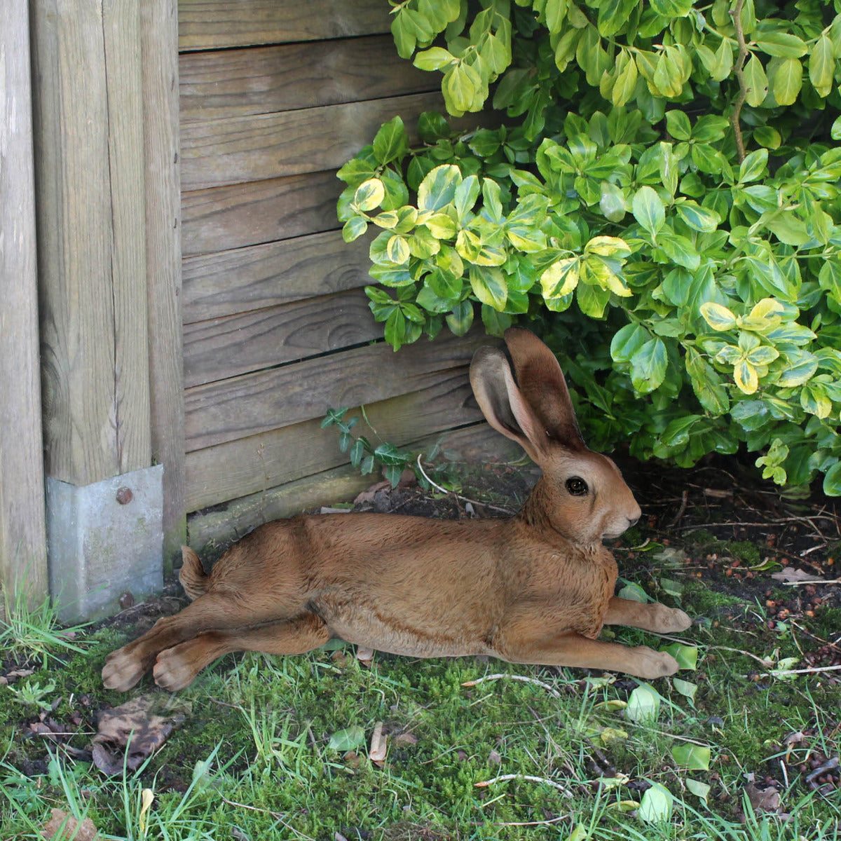 Hasenfigur Hase Figur liegend Theo – Deko Hase als Deko Osterhase und Osterdeko Hase für Garten & Zuhause