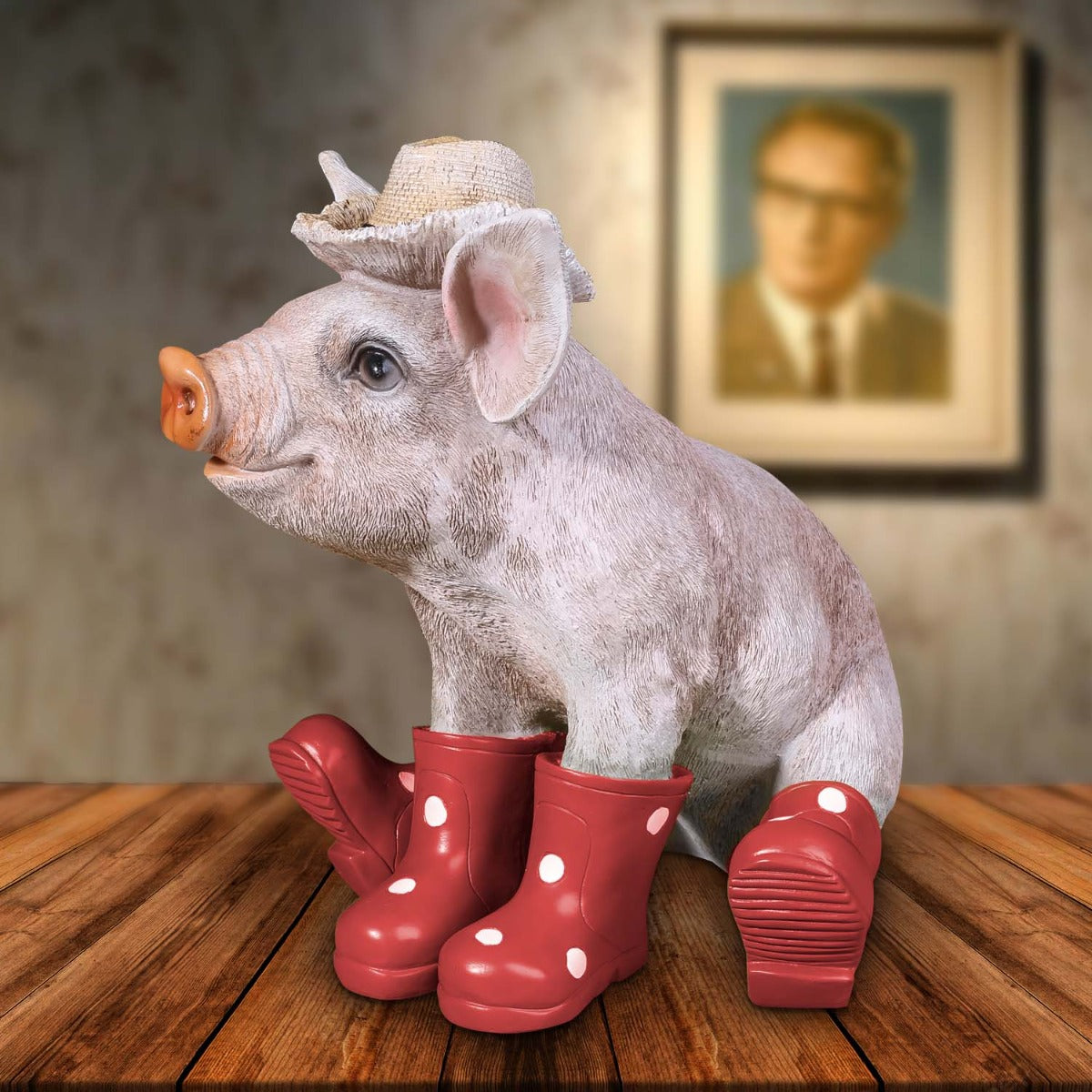 Deko Schwein Erich mit Hut und Stiefel in rot Schweine Figuren Garten Dekofigur Schweinchen