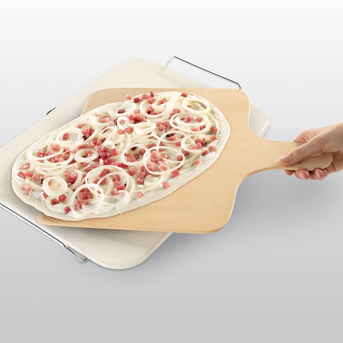 Leifheit Pizzastein mit Holzschieber eckig Keramik 38x33 cm für Flammkuchen und Pizza