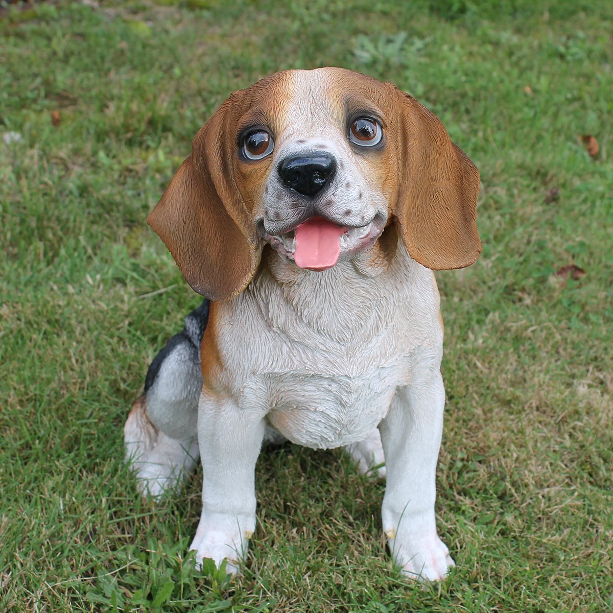 Beagle Figur sitzend Hundefigur lebensecht Hundefiguren für den Garten