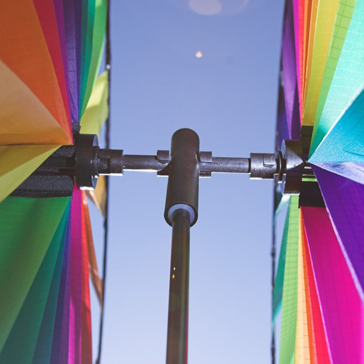 Windspiel HQ Magic Wheel Giant Duett Rainbow mit Bodenanker Windrad